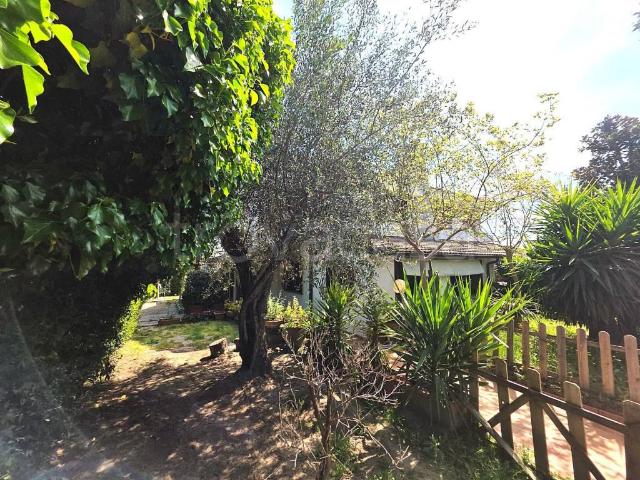 Villa bifamiliare in vendita a Formello viale Argentina, Le Rughe