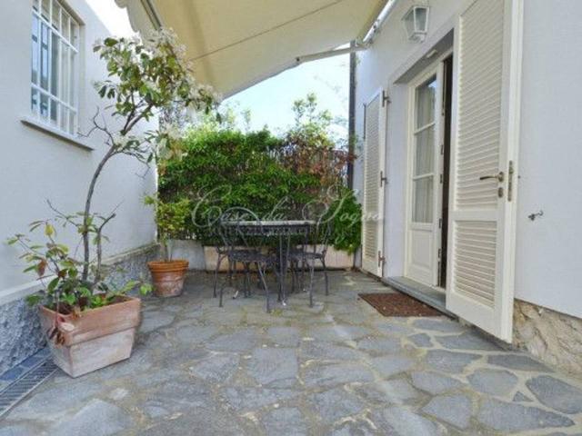 Villa bifamiliare in vendita a Forte Dei Marmi