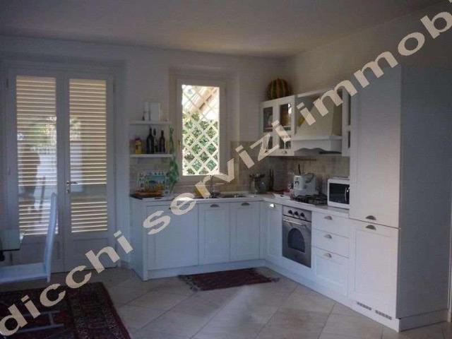 Villa bifamiliare in vendita a Forte Dei Marmi