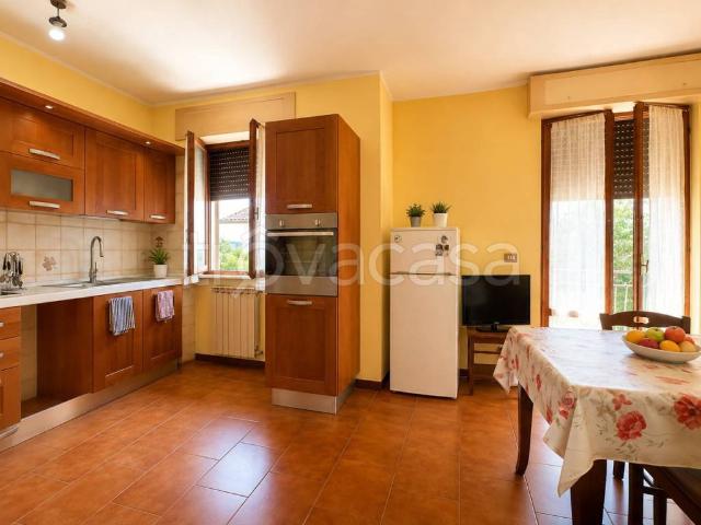 Villa bifamiliare in vendita a Fossato di Vico via Stazione, 21