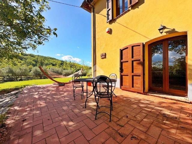 Villa bifamiliare in vendita a Fabriano via Campodiegoli, 47
