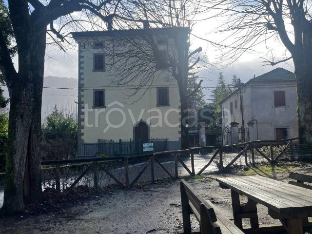 Villa bifamiliare in vendita a Fanano via Badiola