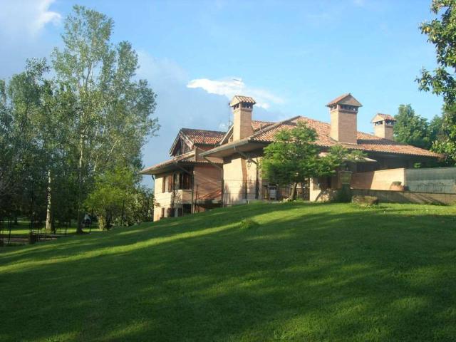 Villa bifamiliare in vendita a Ferrara