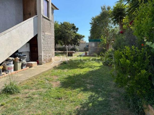 Villa bifamiliare in vendita a Fiumicino via Leandro Veri 12, Isola Sacra