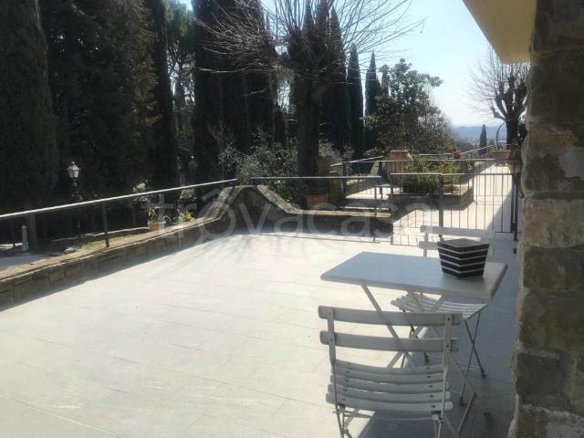 Villa bifamiliare in vendita a Firenze via del Ninfale, Settignano