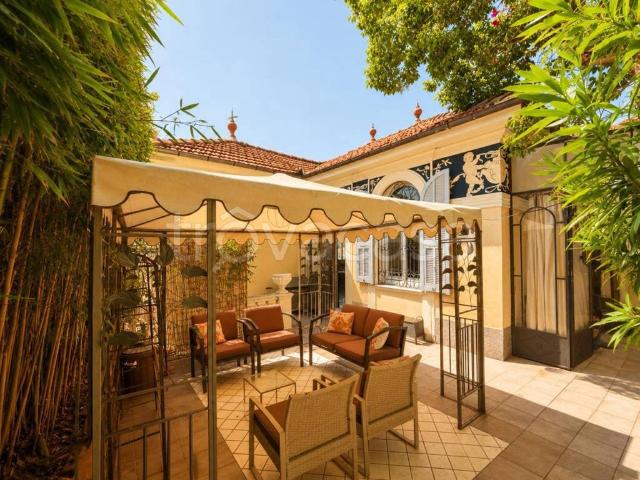 Villa bifamiliare in vendita a Imperia via Artallo, 180, Porto Maurizio