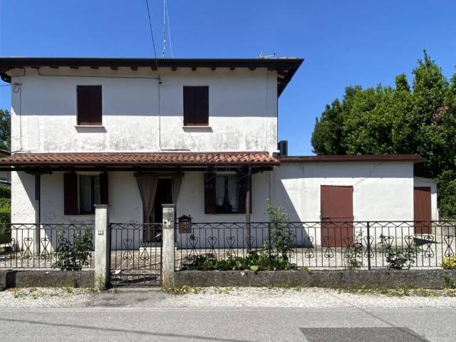 Villa bifamiliare in vendita a Oderzo via Gorgazzo 114