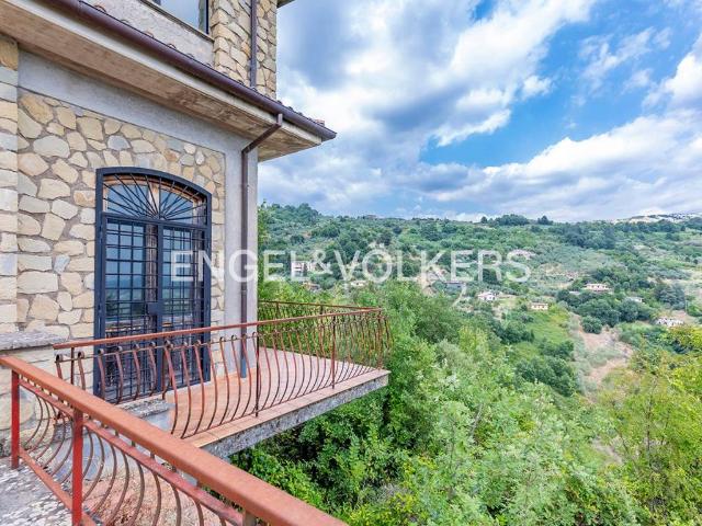 Villa bifamiliare in vendita a Olevano Romano via Colle di Giano