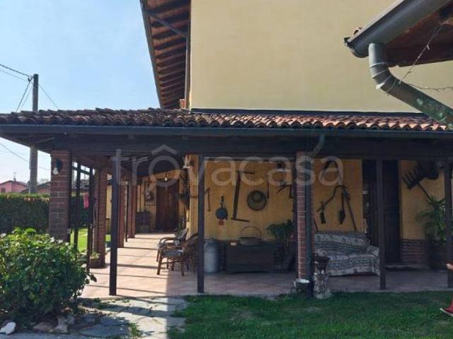 Villa bifamiliare in vendita a Ottobiano via Benedetto Cairoli, 87