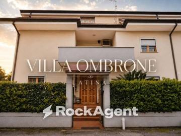 Villa bifamiliare in vendita a Latina