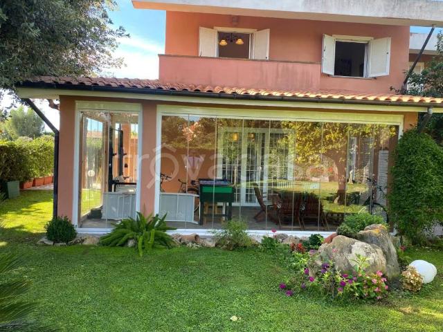 Villa bifamiliare in vendita a Ladispoli via dei Gemelli