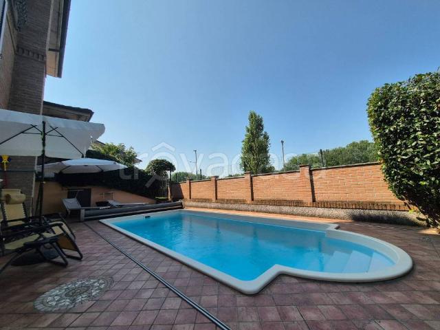 Villa bifamiliare in vendita a Landriano via Cesare Angelini, 1