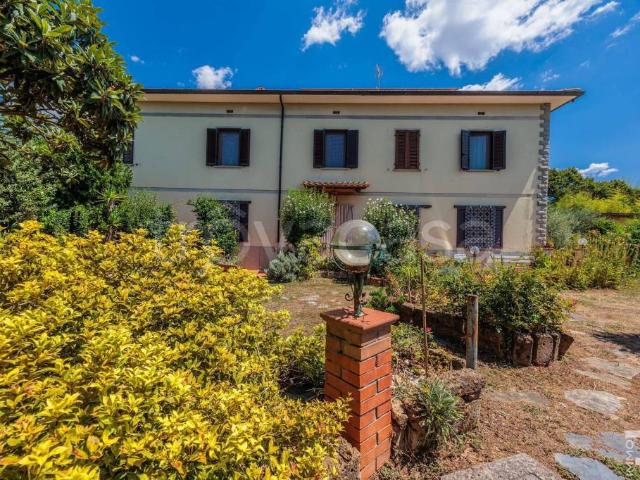 Villa bifamiliare in vendita a Larciano via Cecinese