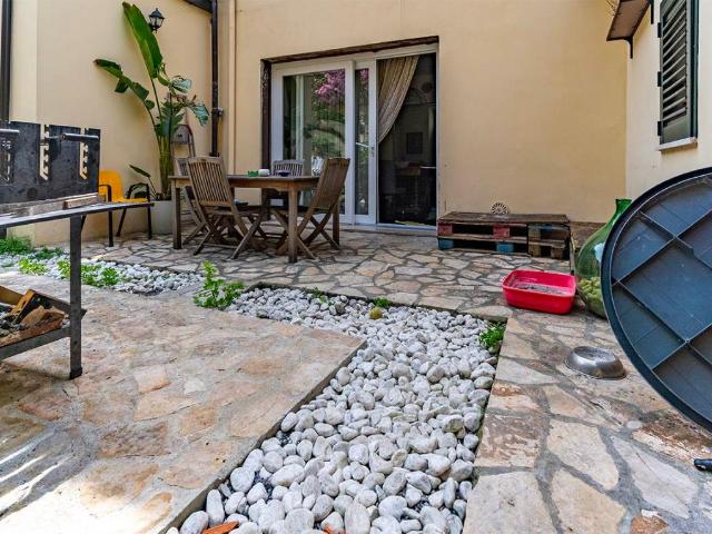 Villa bifamiliare in vendita a Livorno