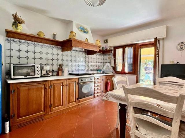 Villa bifamiliare in vendita a Lucca via dei Mammini, San Concordio