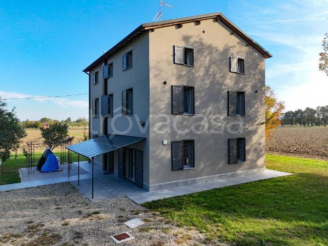 Villa bifamiliare in vendita a Modena, Albareto Mulini Nuovi