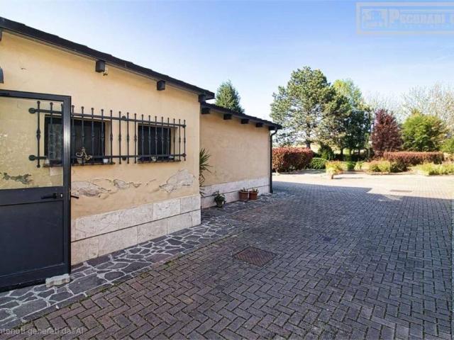 Villa bifamiliare in vendita a Modena, Portile Paganine