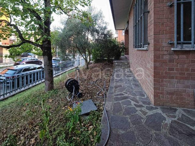 Villa bifamiliare in vendita a Modena via Tincani e Martelli, Portile Paganine