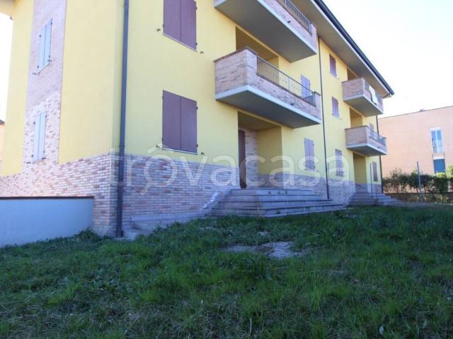 Villa bifamiliare in vendita a Modena, Villanova