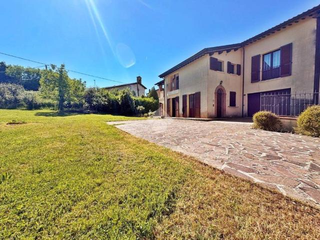 Villa bifamiliare in vendita a Molina, Nocera Umbra