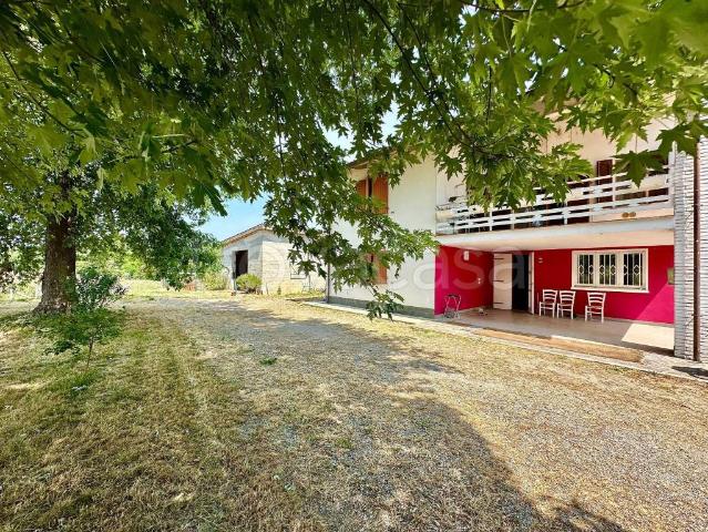 Villa bifamiliare in vendita a Montechiarugolo