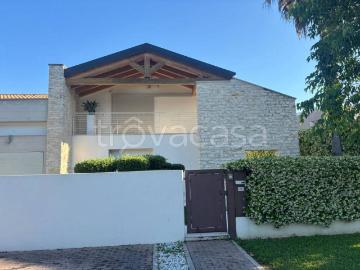 Villa bifamiliare in vendita a Montegrotto Terme via Platone