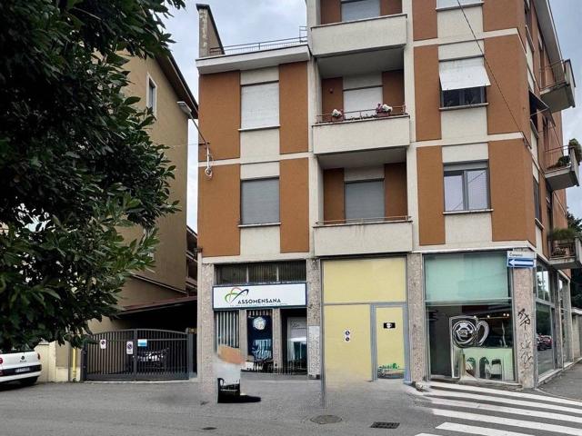 Villa bifamiliare in vendita a Monza