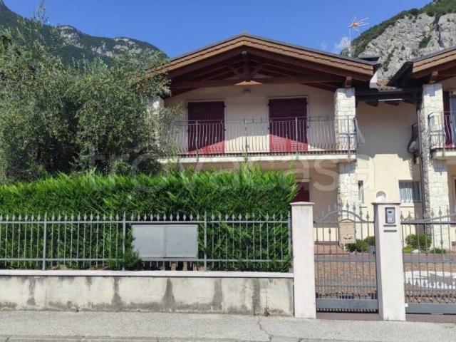 Villa bifamiliare in vendita a Madruzzo via dei Geroni, 21
