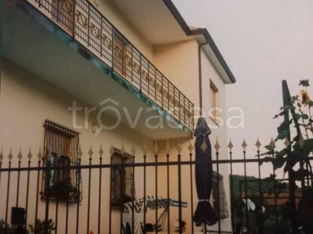Villa bifamiliare in vendita a Maiorano di Monte, Dragoni