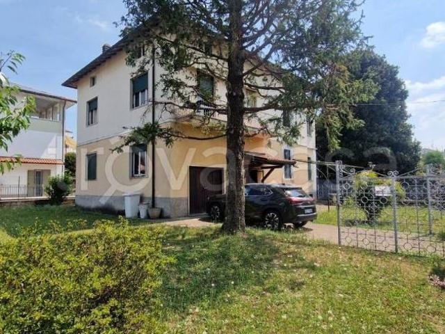 Villa bifamiliare in vendita a Malnate via Ciro Menotti, 12, San Salvatore