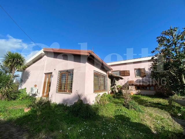 Villa bifamiliare in vendita a Marino
