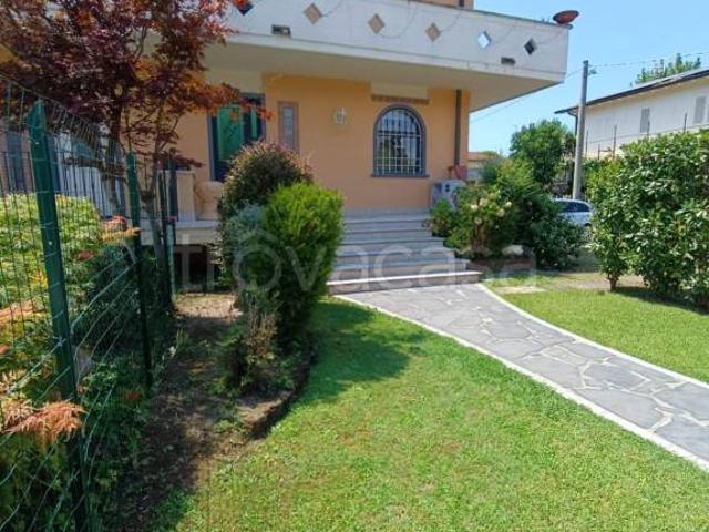 Villa bifamiliare in vendita a Massa, Bondano Partaccia