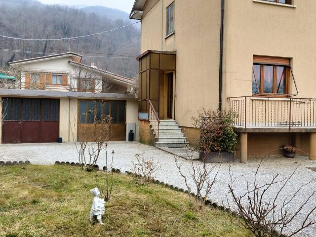 Villa bifamiliare in vendita a Meduno