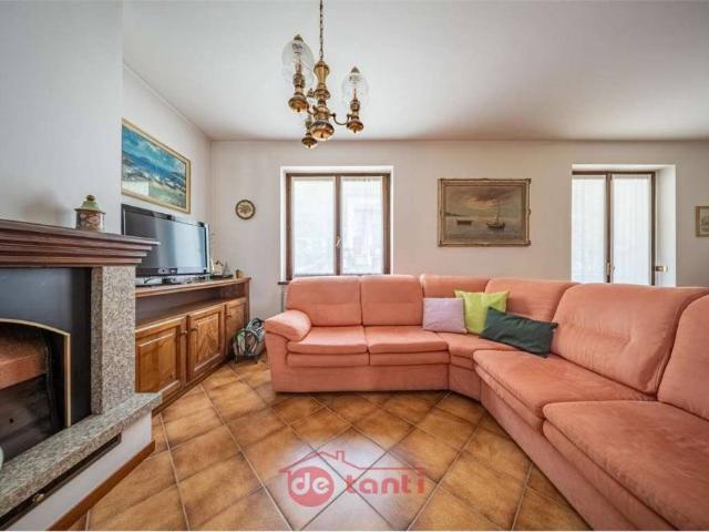 Villa bifamiliare in vendita a Mese via don primo lucchinetti