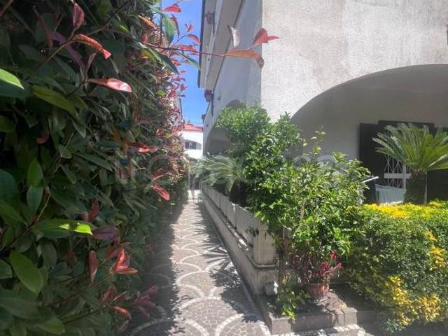 Villa bifamiliare in vendita a Mugnano di Napoli via Giovanni Pascoli