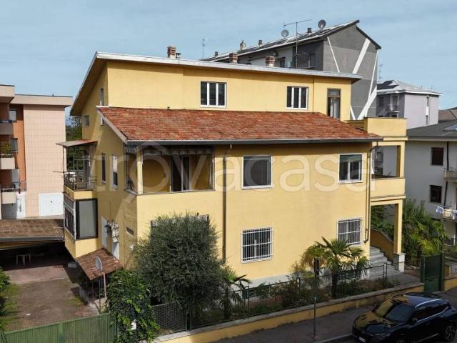 Villa bifamiliare in vendita a Novara via Ettore Grippa, 18, Santa Rita