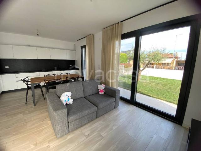 Villa bifamiliare in vendita a Noventa di Piave via Guaiane, 50