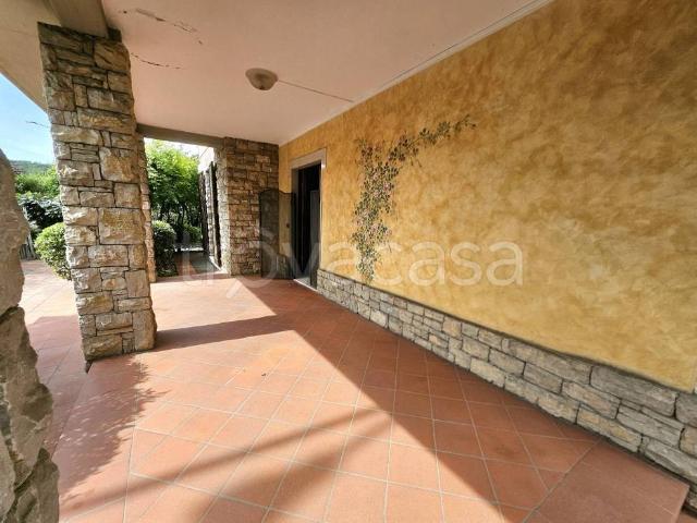 Villa bifamiliare in vendita a Nave via San Marco