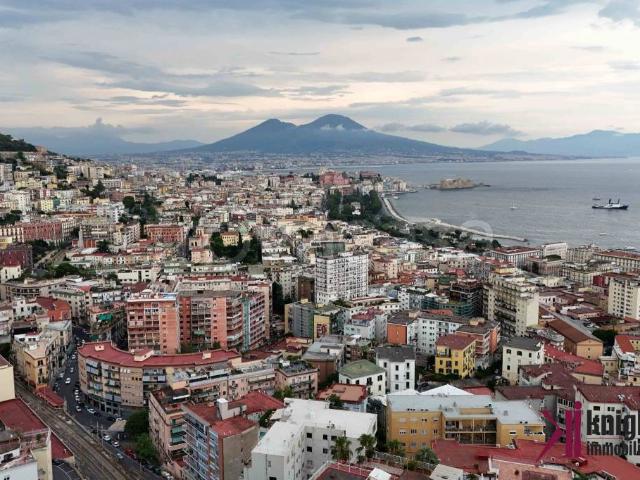 Villa bifamiliare in vendita a Napoli, Vomero