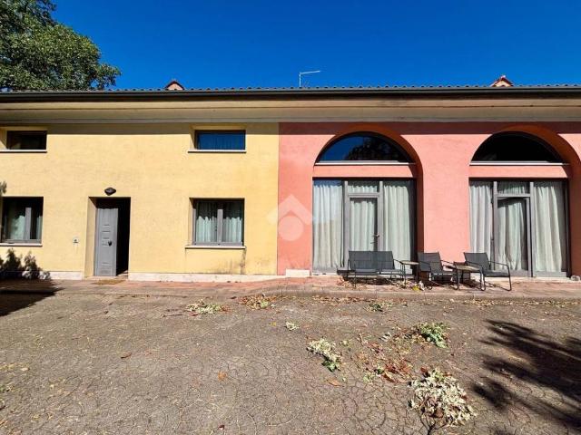 Villa bifamiliare in vendita a Sona via Montespada