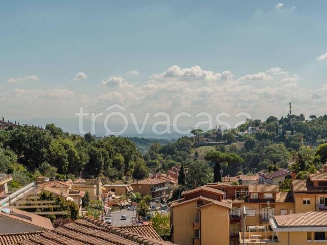 Villa bifamiliare in vendita a Sacrofano via Silvio Pellico, 6