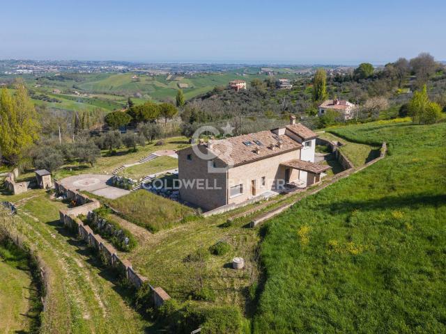 Villa bifamiliare in vendita a Saludecio
