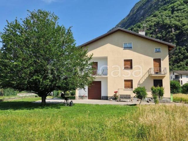 Villa bifamiliare in vendita a Samolaco via Giani