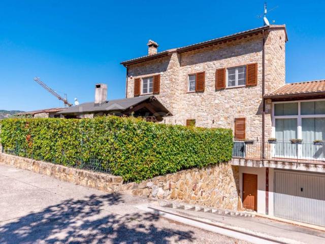 Villa bifamiliare in vendita a San Mariano, Corciano