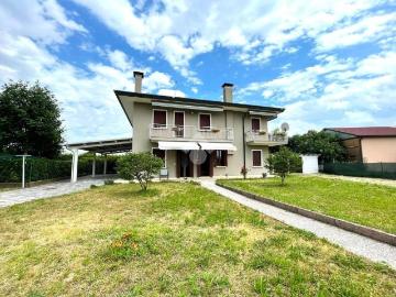 Villa bifamiliare in vendita a San Biagio di Callalta via San Floriano, 1