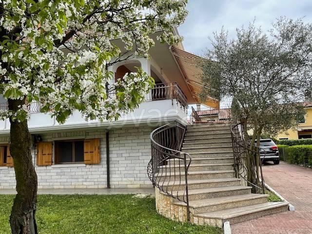 Villa bifamiliare in vendita a San Donà di Piave via Donato Bramante
