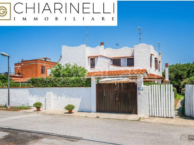 Villa bifamiliare in vendita a San Felice Circeo