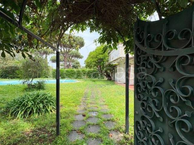 Villa bifamiliare in vendita a San Felice Circeo via Mediana Vecchia, 72