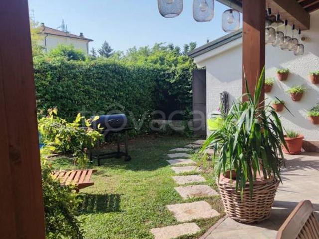 Villa bifamiliare in vendita a San Giorgio Bigarello via Villanova De Bellis