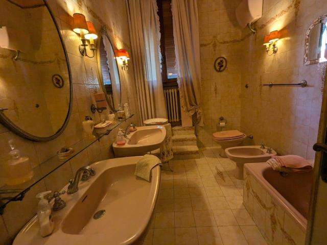 Villa bifamiliare in vendita a San Giuliano Terme